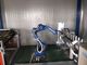 A linha de revestimento carga automática e descarregamento do metal do pulverizador da precisão do injetor de produtos patenteados pode ser operada por robôs