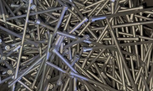 Últimas notícias da empresa sobre Quando o anti-corrosivo vai além do spray de sal ️ Vendo o verdadeiro valor dos micro-revestimentos de zinco-alumínio da perspectiva da capacidade do sistema