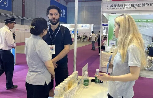 Últimos blogs da empresa sobre Destaques do dia de abertura | Junhe Technology estreia na SNEC 2026 Shanghai PV Expo