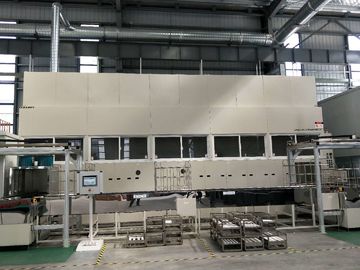 A linha de revestimento carga automática e descarregamento do metal do pulverizador da precisão do injetor de produtos patenteados pode ser operada por robôs